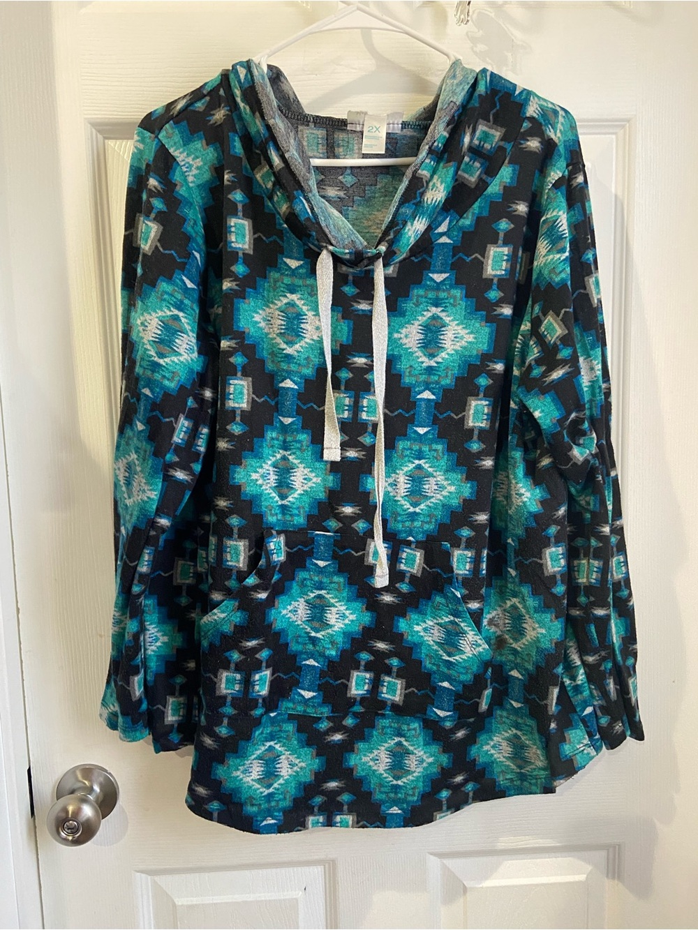 Just Be. Geometric Tunic in Black & Blue Size 2X